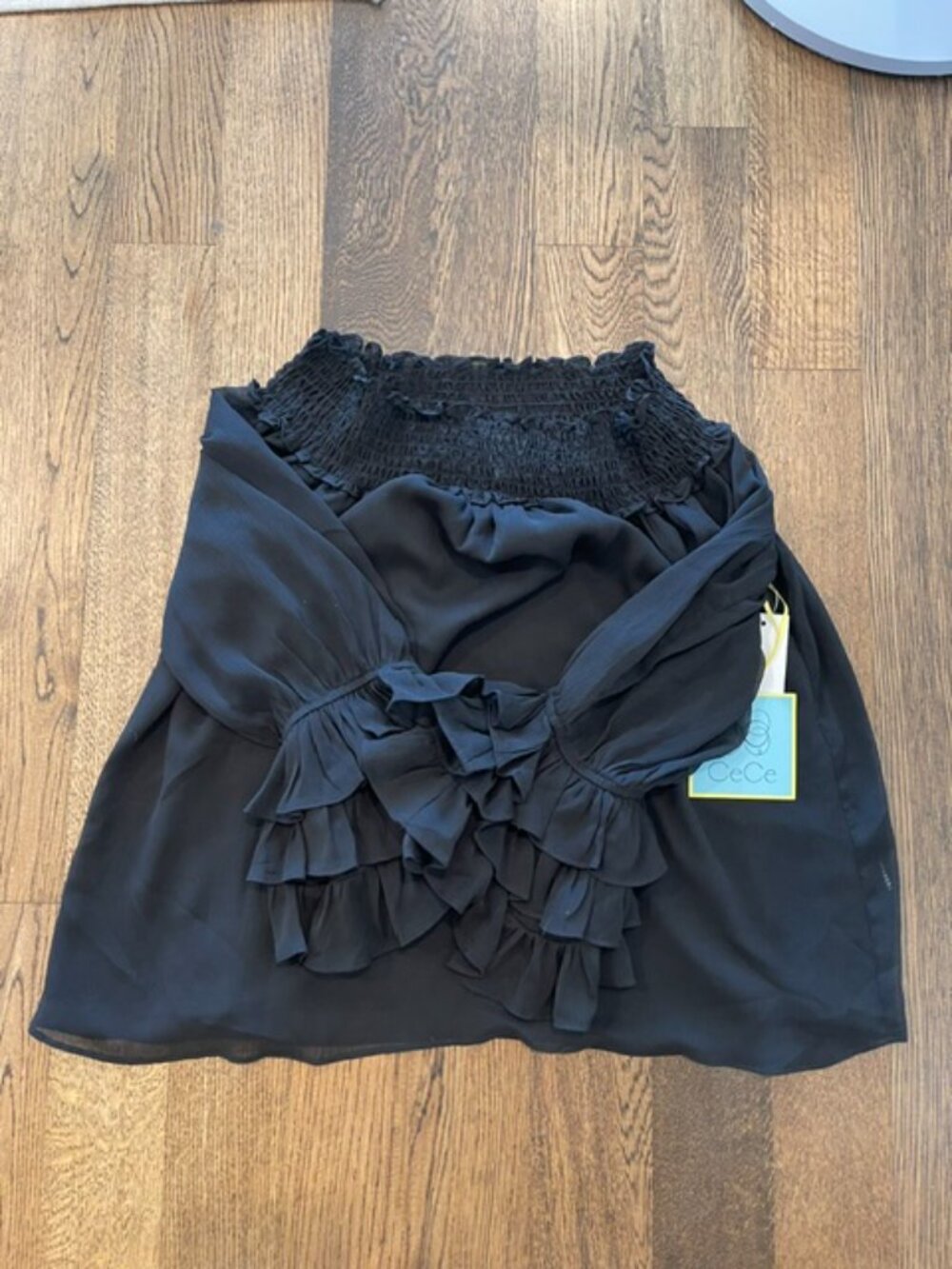 CeCe Black Smocked Off the Shoulder Tiered Ruffle Bell Sleeve Blouse S NWT - Picture 3 of 4